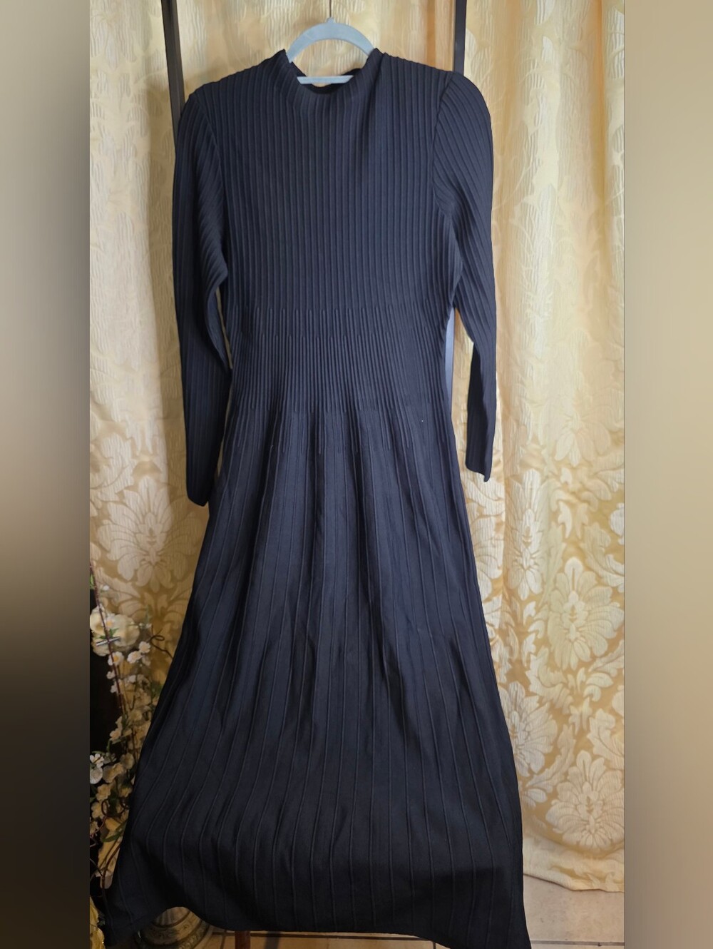 Pearl By Lelarose Medium Longsleeves Black Formal Dress